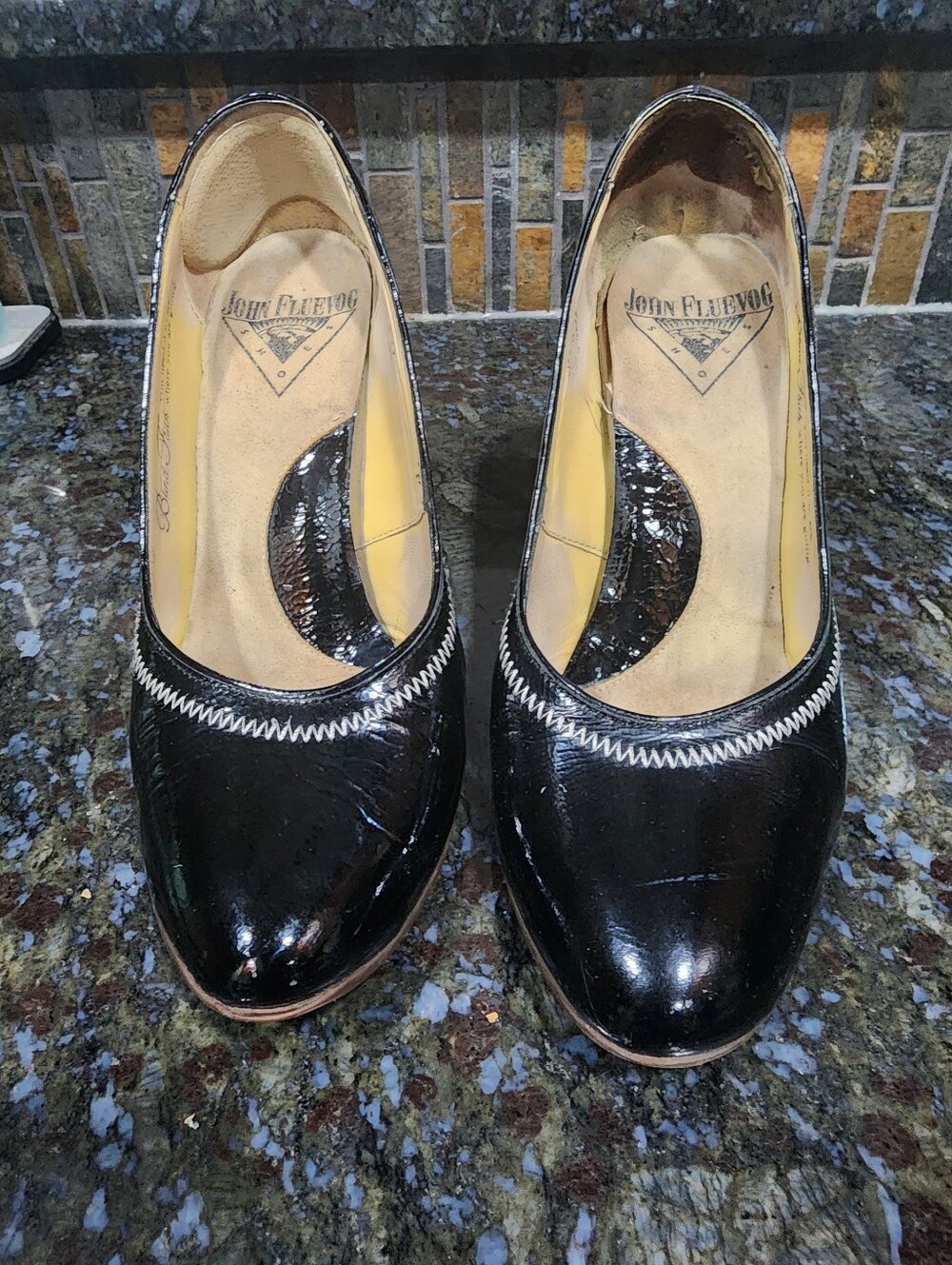 John Fluevog Black Patent Leather Zigzag Trim Pumps Block Heel Sz 7.5